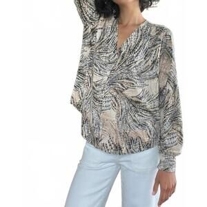 NEW MINT EXCLUSIVES chiffon sleeved v neck blouse in blue/pink